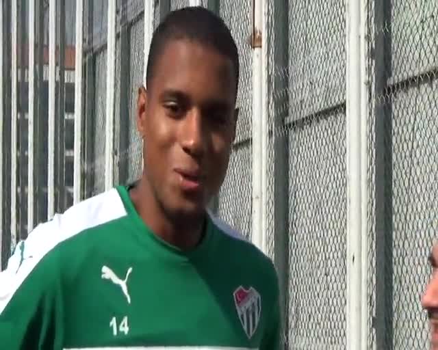 Bursasporlu Faty: "Önceliğimiz iyi futbol yerine doğru futbol oynamak"