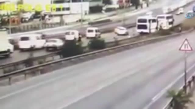 Lastiğini değiştirirken, canından oldu