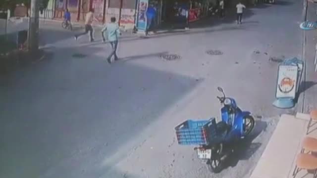 İzmir'de silahlı 8 kişi depo bastı!