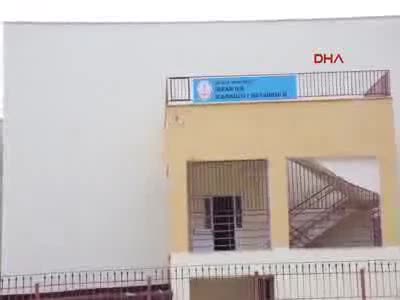 Okul duvarına yazı yazan 6 ve 13 yaşındaki kardeşler polise ifade verdi