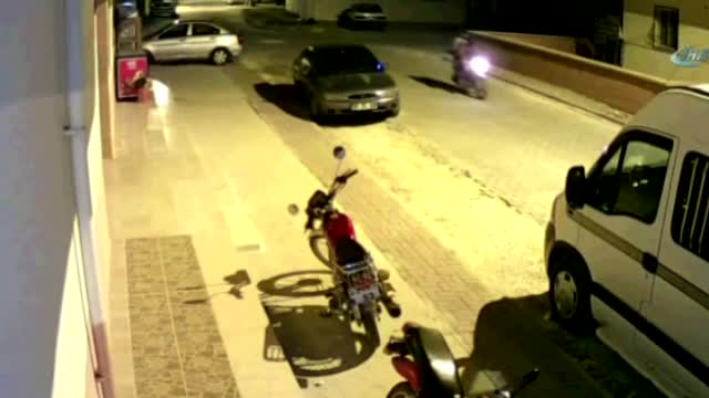 Motosiklet hırsızları kamerada