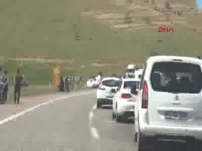 Mardin Karayolu'nda askeri aracın geçişi sırasında patlama meydana geldi