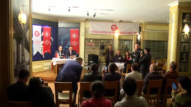 Bakan Faruk Çelik, Bursa'da gazetecilerin sorularını yanıtladı