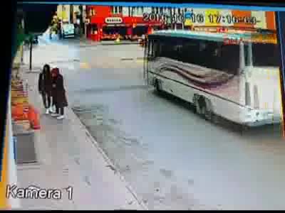Sivas'ta minibüs ile halk otobüsü çarpıştı: 9 yaralı