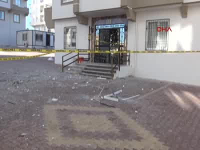 Gaziantep'te dünkü çatışmanın izleri siliniyor