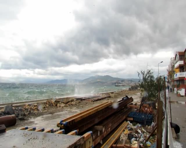 Bursa Mudanya'da poyraz fırtınası