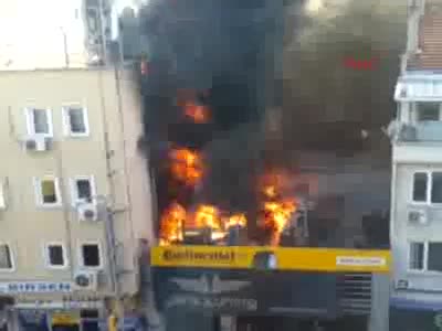 Bursa'da oto lastikçide korkutan yangın - 1
