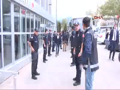 İki yemek şirketinde FETÖ'den gözaltına alınan 16 kişi adliyede