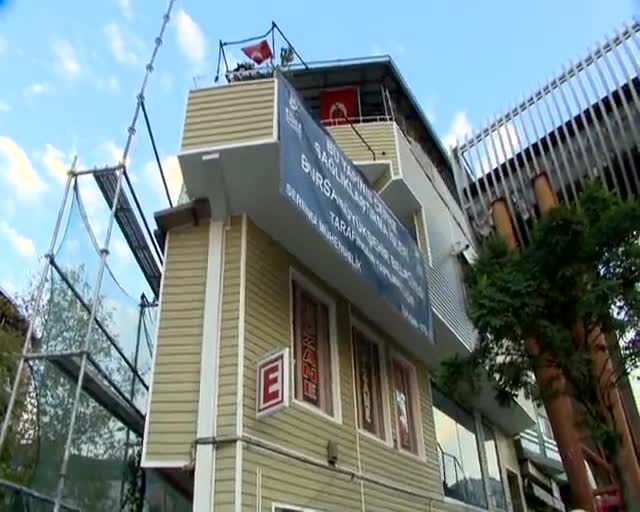 Bursa'da İstanbul Caddesi'ndeki görüntü kirliliğini önleme çalışması yapılıyor