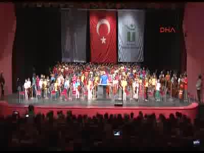 Çocuk Senfoni Orkestrası'ndan Cumhuriyet konseri