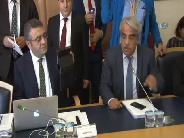 Komisyonda HDP gerginliği