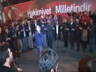 Cumhuriyet Gazetesi önünde battaniyeli nöbet