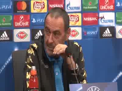 Napoli Teknik Direktörü Maurizio Sarri basın toplantısında konuştu