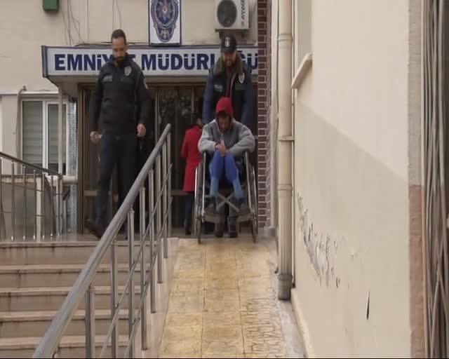 Bursa'da zehir taciri tekerlekli sandalyeyle adliyeye sevk edildi