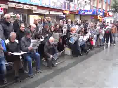 Karabük'te CHP'liler Cumhuriyet okudu