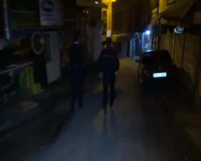 Bursa'da girmeye çalıştığı evin balkonundan kazığın üzerine düştü