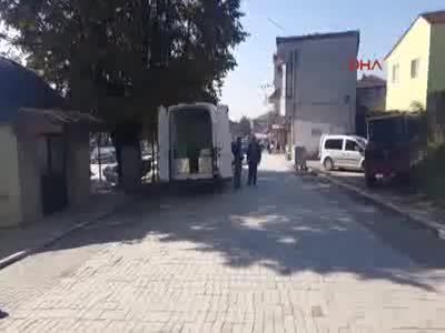 Eşini yakmak isterken ölen mühendis Düzce'de toprağa verildi