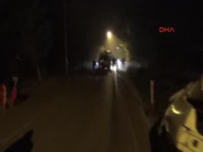 Bursa'da minibüsle çarpışan otomobil üçe bölündü