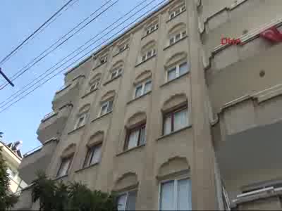 Kendilerini polis olarak tanıtıp, Suriyeli işadamının 750 bin Euro'sunu aldılar