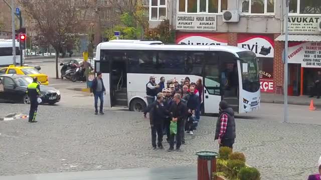 Bursa'da terör zanlıları sloganlarla hakim karşısına çıktı