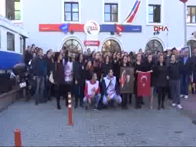 Grevdeki İzban işçileri de Ata ya saygı durdu