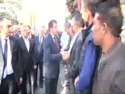 Bakan Zeybekci, "Recep Tayyip Erdoğan kenara çekildim dese, heykelini dikerler"