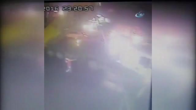 Kadın sürücü kamyonla faciaya davetiye çıkardı
