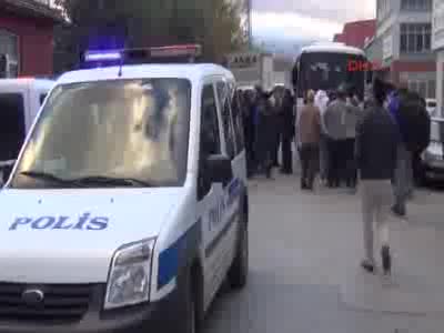 Bursa'da taraftar hakem odasına girmek istedi, polis müdahale etti