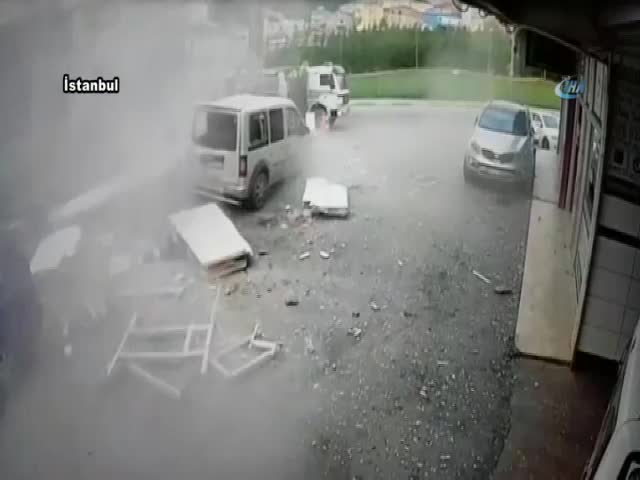 Polise molotof atan PKK yandaşı böyle vuruldu