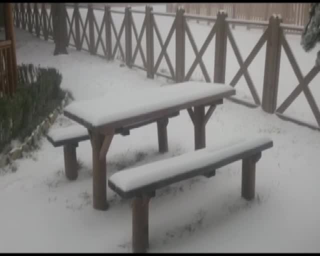 Bursa Uludağ yeniden beyaz gelinliğini giydi