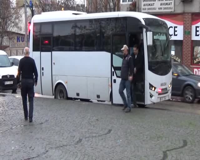 Bursa'daki olaylarda gözaltına alınan HDP'liler adliyeye sevk edildi
