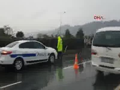 Çaykur Rizesporlu Kweuke trafik kazası geçirdi