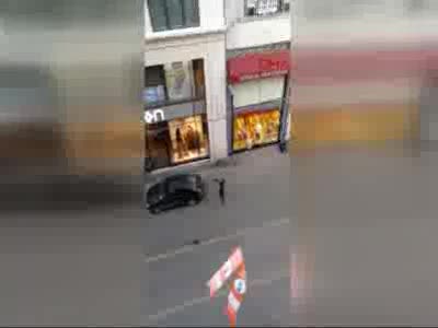 İstiklal Caddesi'ndeki çalışma kamerada