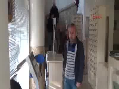 Dolandırıcının hesabına yatırdığı parayı bloke ettirdi