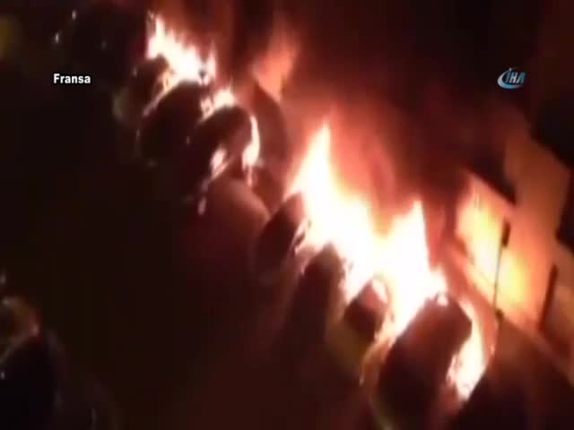 Paris'te tam 26 araç birden kundaklandı