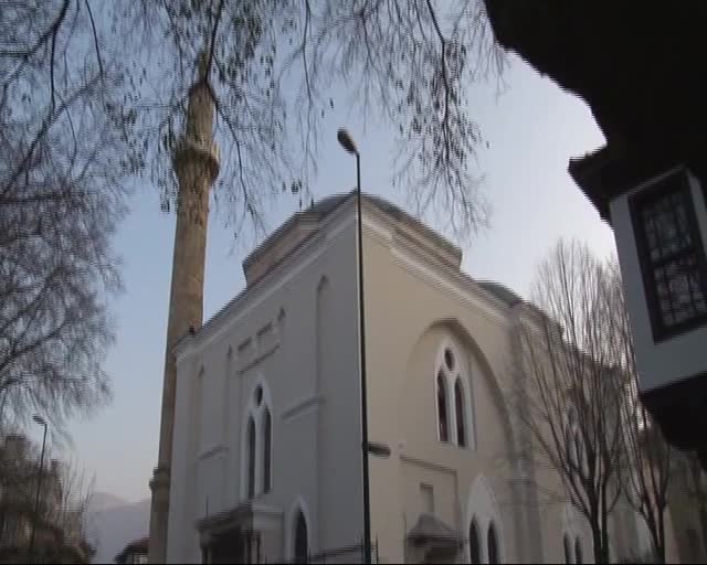 Bursa'da 648 yıllık camiden tarihi saat göz göre çalındı