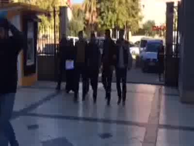 Şanlıurfa'da, öldürülen kızın kızkardeşi ile babası tutuklandı