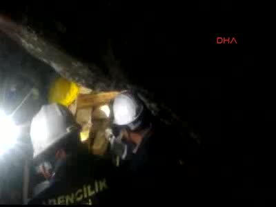 Krom madeninde göçük: 1 işçi mahsur