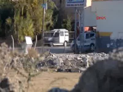 Adana Valiliği'ne bombalı araçla saldırı: 2 ölü, 33 yaralı - 2