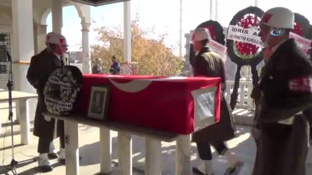Katledilen eşi ve çocuklarının yanına defnedildi