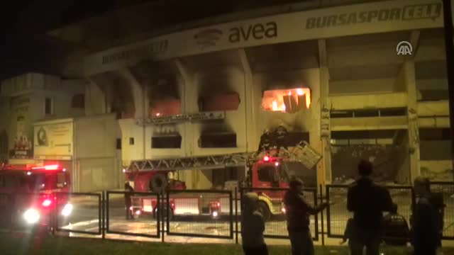 Bursa Atatürk Stadyumu'nda yangın çıktı