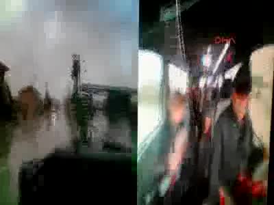 Minibüs ile otomobilin çarpışması kameralara yansıdı