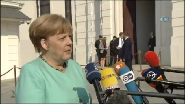 Merkel'in çözümü bu: Görüşmeler kesilmesin ama...