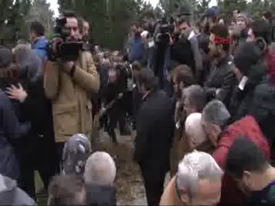 Erdal Tosun, Babası ve kardeşiyle aynı mezara gömüldü