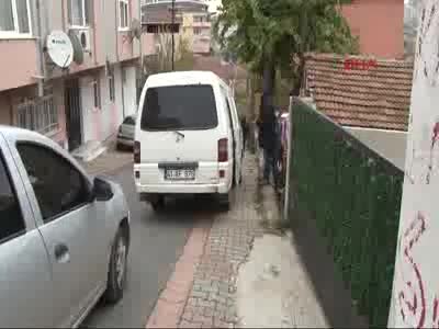 Sigara dağıtım aracını soydular