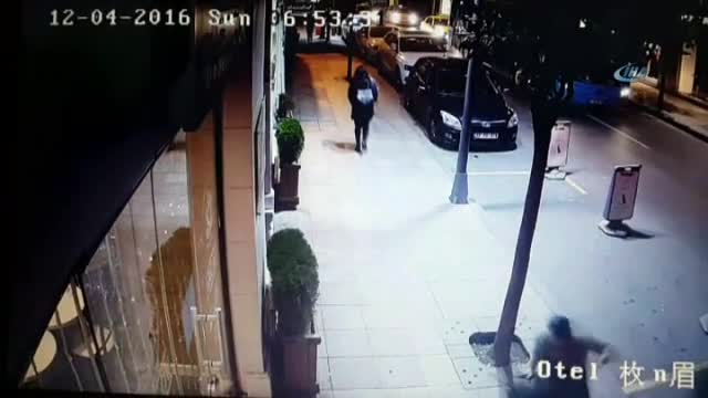 İstanbul Şişli'de cadde ortasındaki kavga kamerada