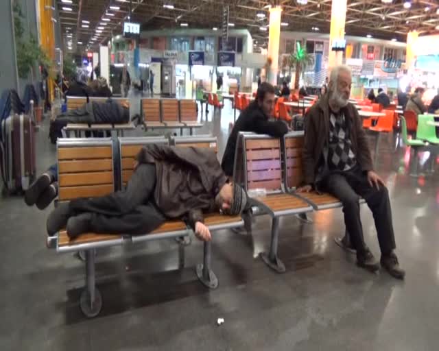 Bursa Otobüs Terminali evsizlerin yuvası oldu
