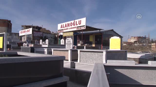 Bursa'da dolarını bozdur mezar taşını götür kampanyası