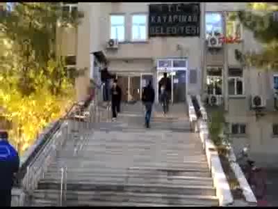 Diyarbakır'da DBP'li 2 belediye başkanı gözaltına alındı