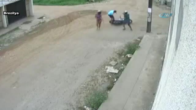 Silahlı gaspçılar adamı böyle vurdu